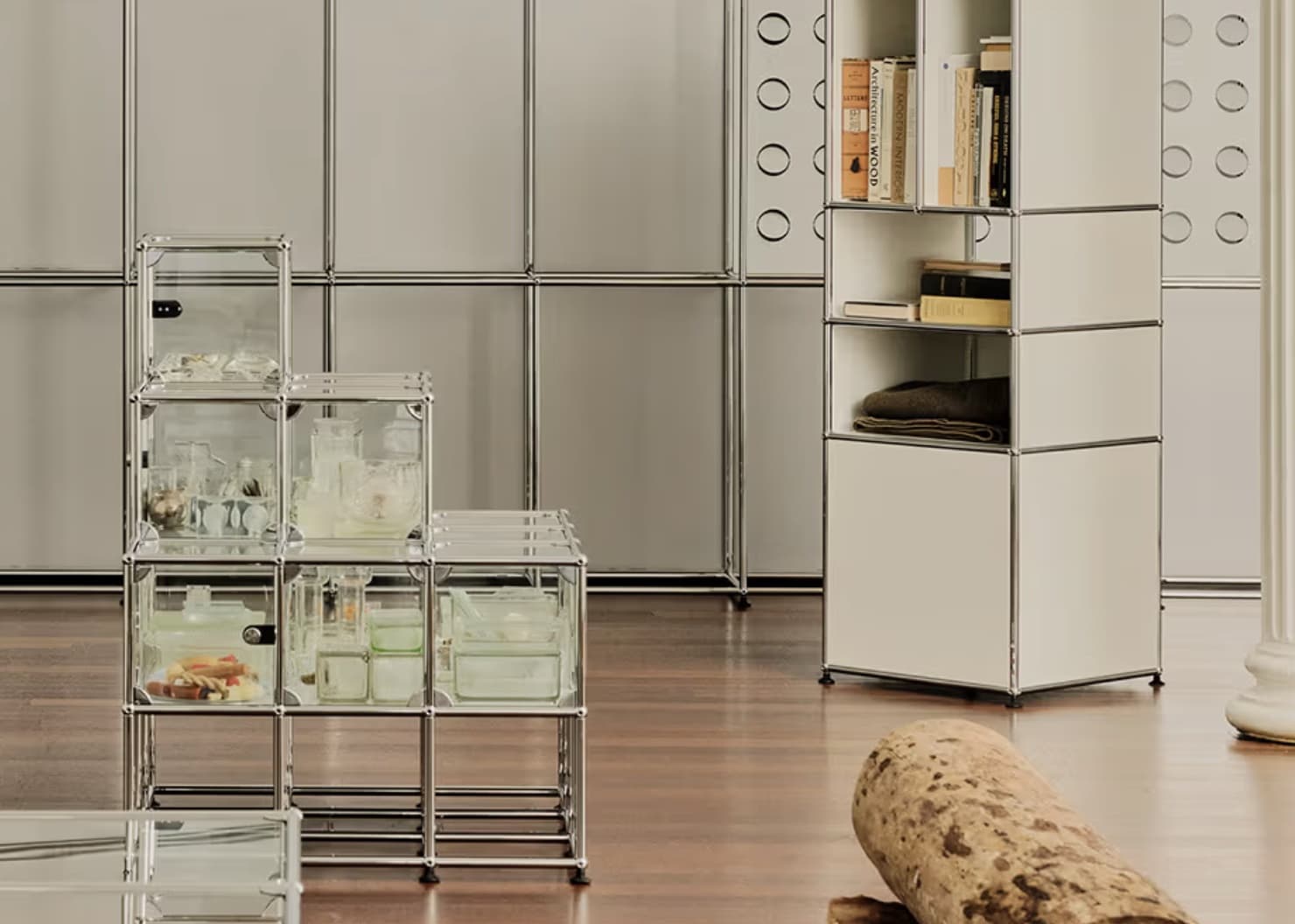 Коллаборация USM и студии LOVEISENOUGH Коллаборация USM и студии LOVEISENOUGH