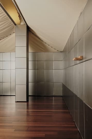 Коллаборация USM и студии LOVEISENOUGH