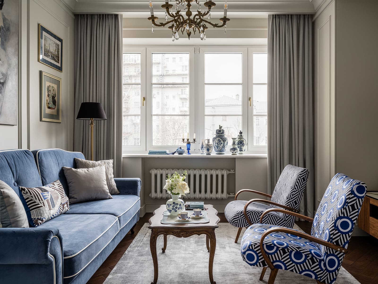 Парадный интерьер светлой квартиры в знаменитой сталинке — проект BF Creative