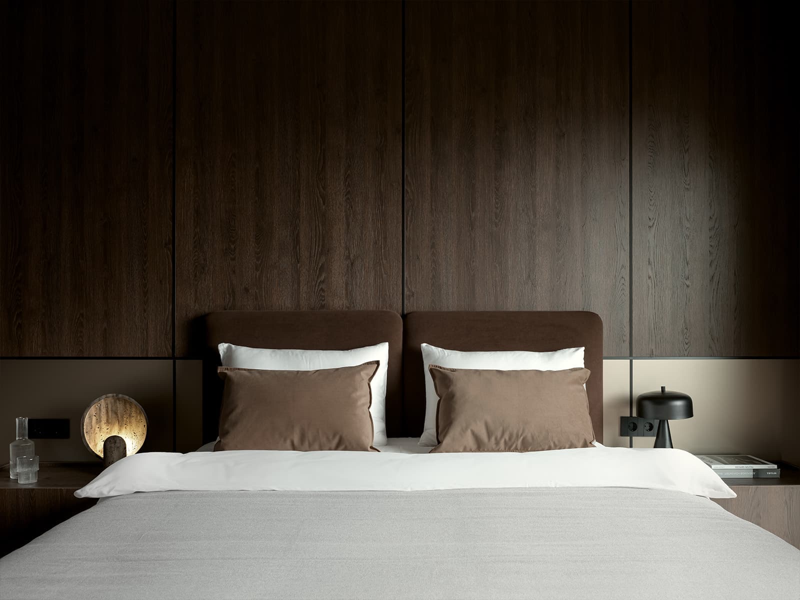 Обволакивающий интерьер квартиры-студии в Москве — проект Yuloo Studio