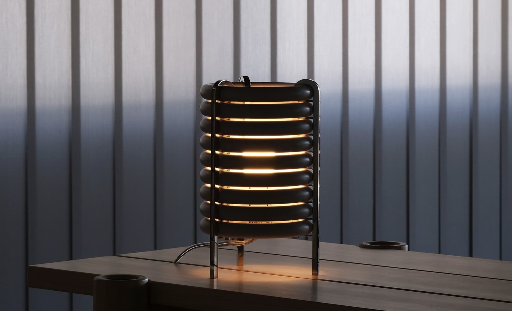 Akasaki & Vanhuyse сделали лампу из старых поручней Akasaki & Vanhuyse сделали лампу из старых поручней