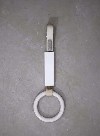 Akasaki & Vanhuyse сделали лампу из старых поручней