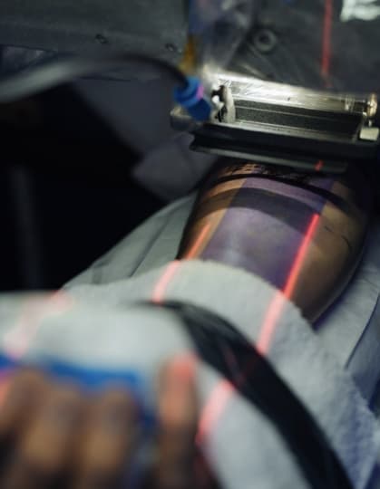 Американский стартап разработал тату-машинку на основе ИИ