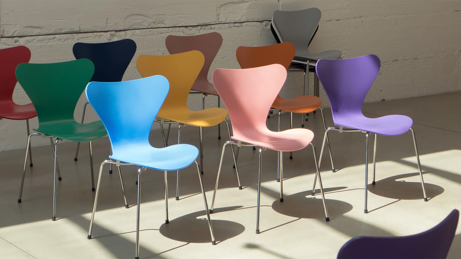 Стул Series 7 в интерьерах фильмов: от Парижа до Лос-Анджелеса