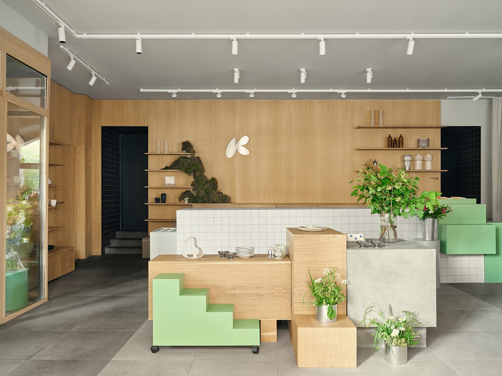 Небанальная трактовка «русского стиля» в интерьере кафе «Просвет» — проект KIDZ