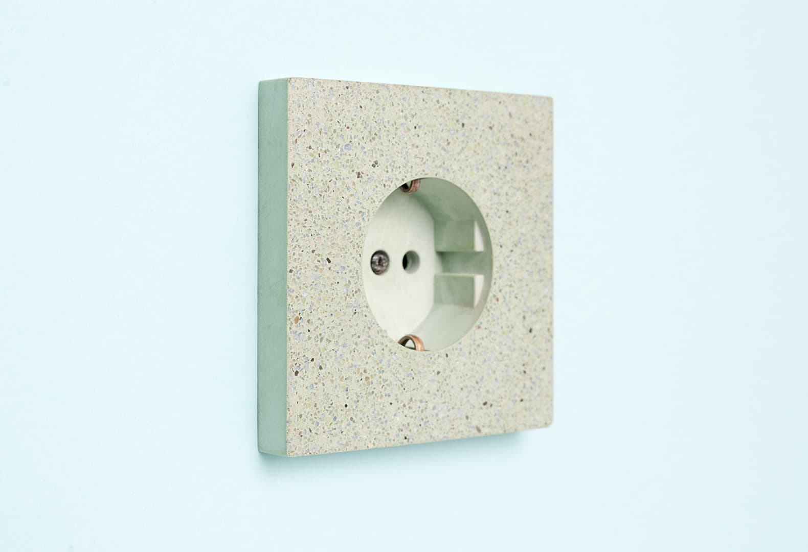 7 необычных розеток, которые украсят интерьер