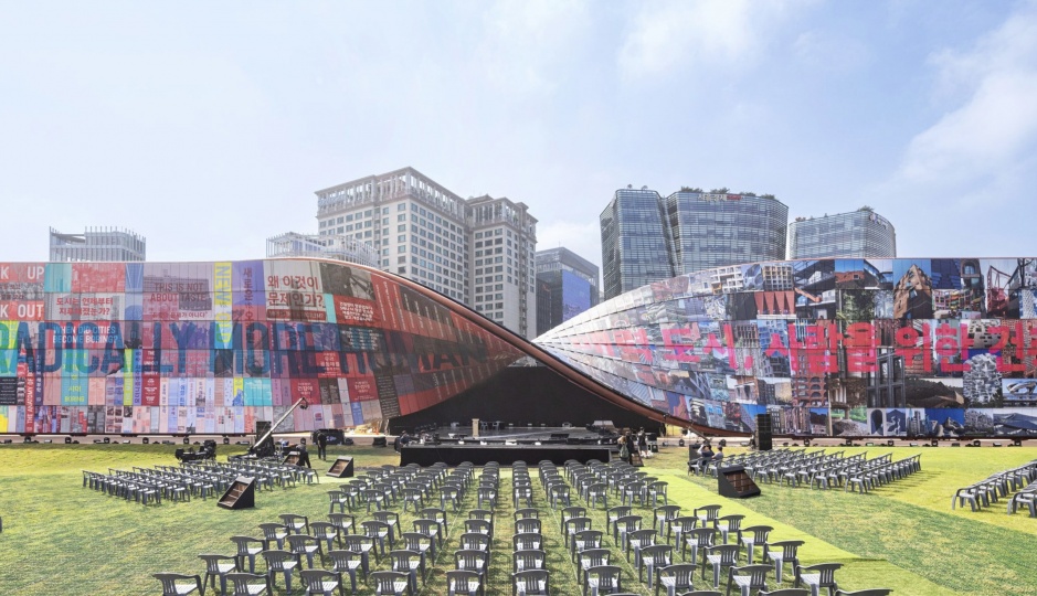 Томас Хизервик построил «гуманистическую» стену в Сеуле