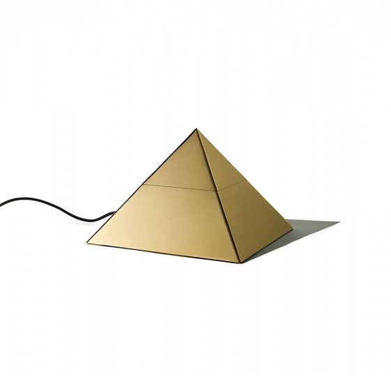 Zara празднует 50-летие коллекцией от звездных авторов