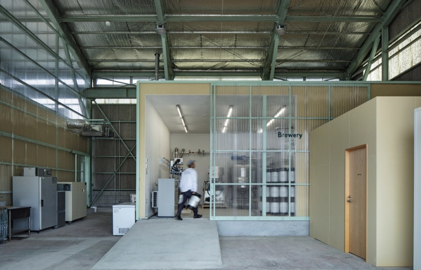 Японцы Schemata Architects превратили бывший завод в кафе