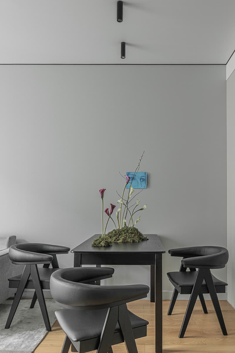 Базовая серая палитра и точечные акценты в интерьере квартиры для сдачи в аренду — проект студии «Точка дизайна»