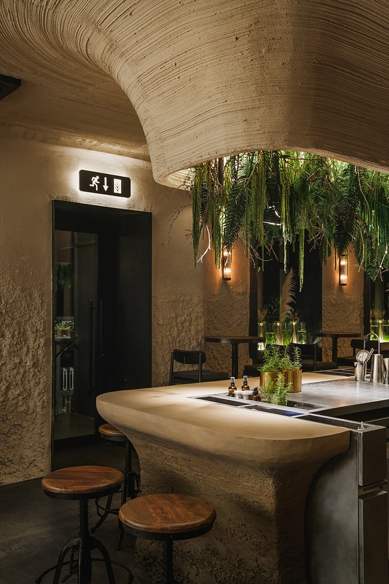 Атмосфера тайной лаборатории в интерьере небольшого бара — проект INT2 architecture