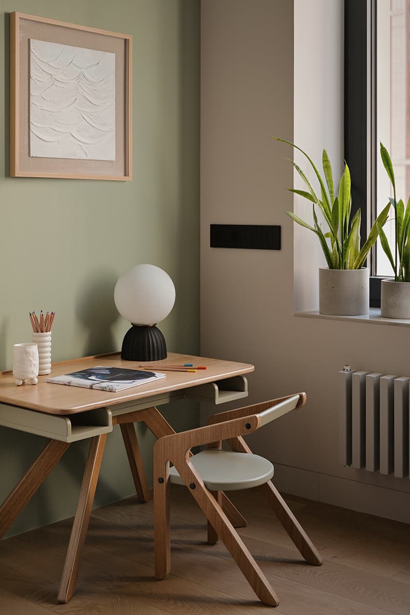 Современная геометрия и природные текстуры в интерьере семейной квартиры — проект студии A&ES