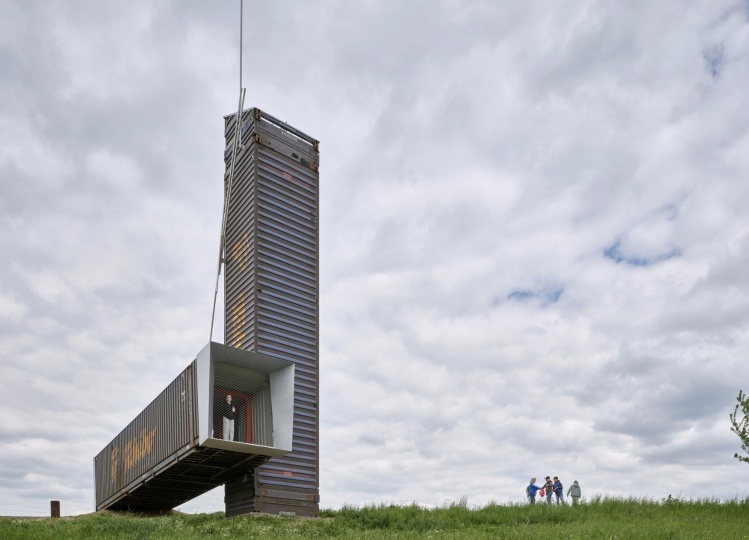 В Чехии соорудили смотровую площадку из транспортных контейнеров