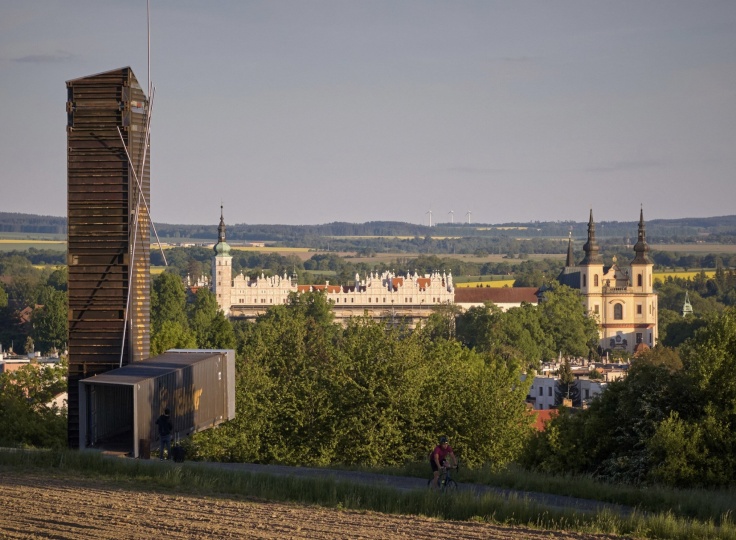 В Чехии соорудили смотровую площадку из транспортных контейнеров