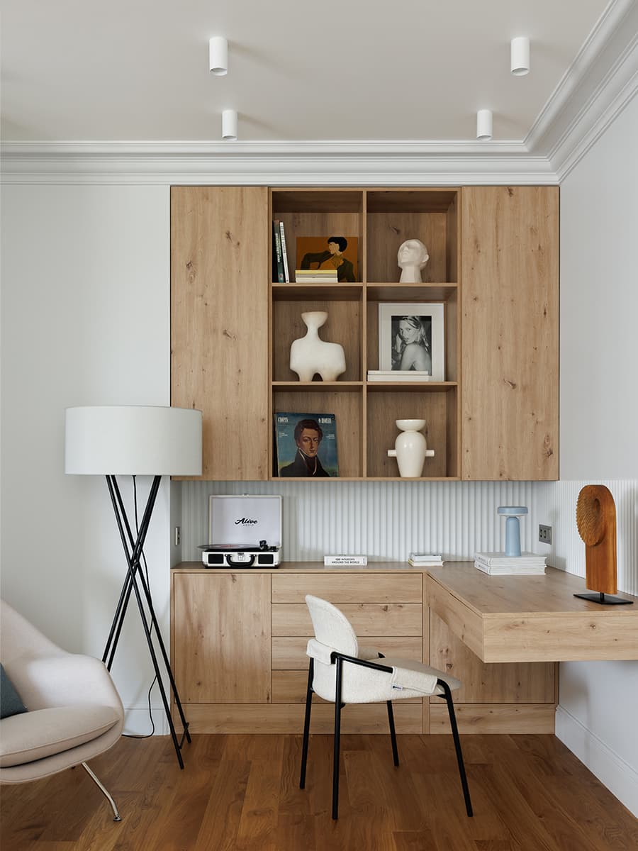 Теплый оттенок дерева и мятные акценты в интерьере квартиры для девушки — проект Юлии Бабинцевой