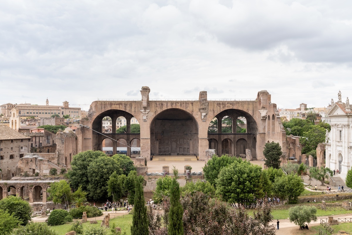 Студия Alvisi Kirimoto дополнила Базилику Максенция в Риме современной пристройкой Студия Alvisi Kirimoto дополнила Базилику Максенция в Риме современной пристройкой