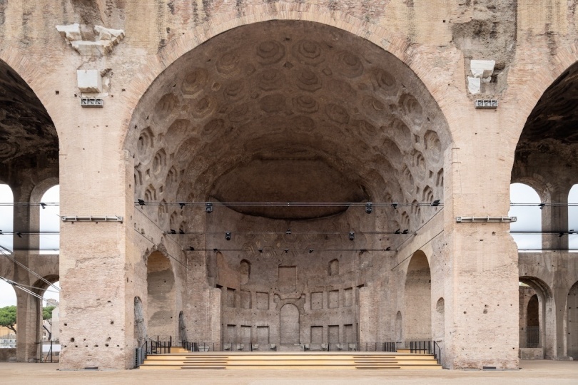 Студия Alvisi Kirimoto дополнила Базилику Максенция в Риме современной пристройкой