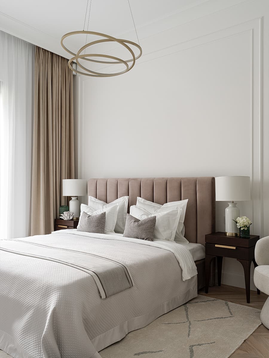 Интерьер инвестиционной квартиры в неоклассическом стиле — проект Victoria Vlasova Interiors