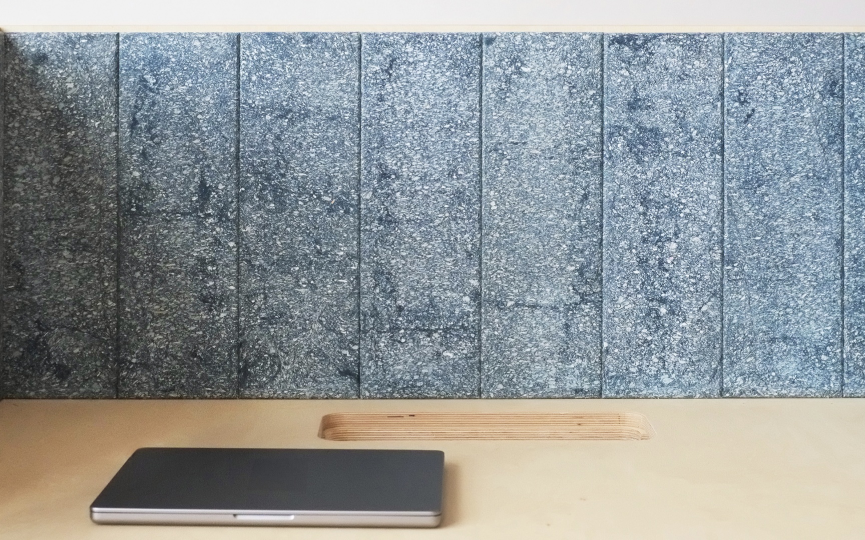 Blast Studio начала производить материал из использованных кофейных стаканчиков Blast Studio начала производить материал из использованных кофейных стаканчиков