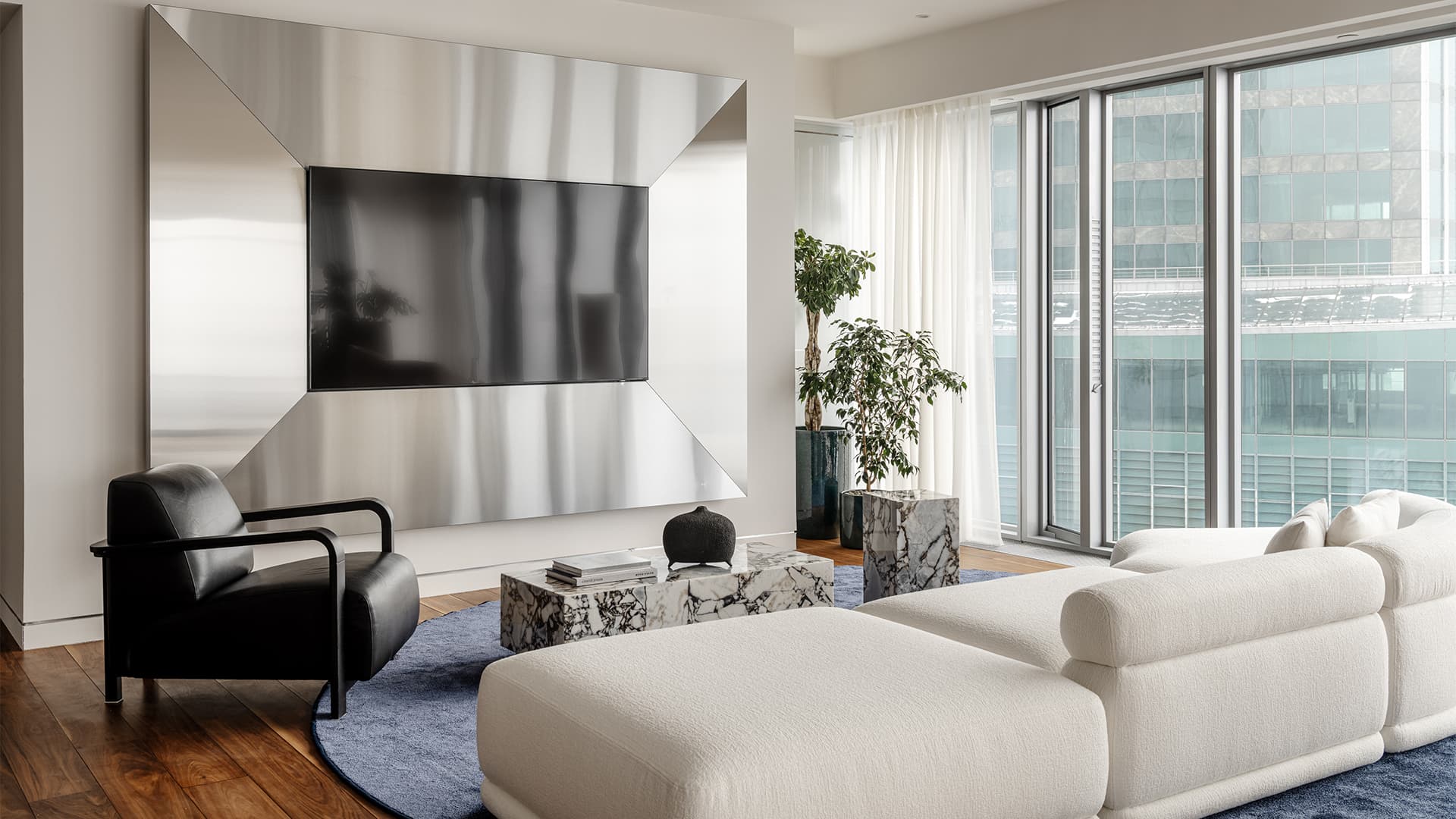 Элегантный интерьер квартиры в небоскребе — проект Юлии Даниловой-Нитусовой