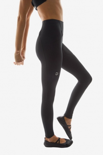 С заботой о коже: Coperni выпустил регенеративную повседневную одежду