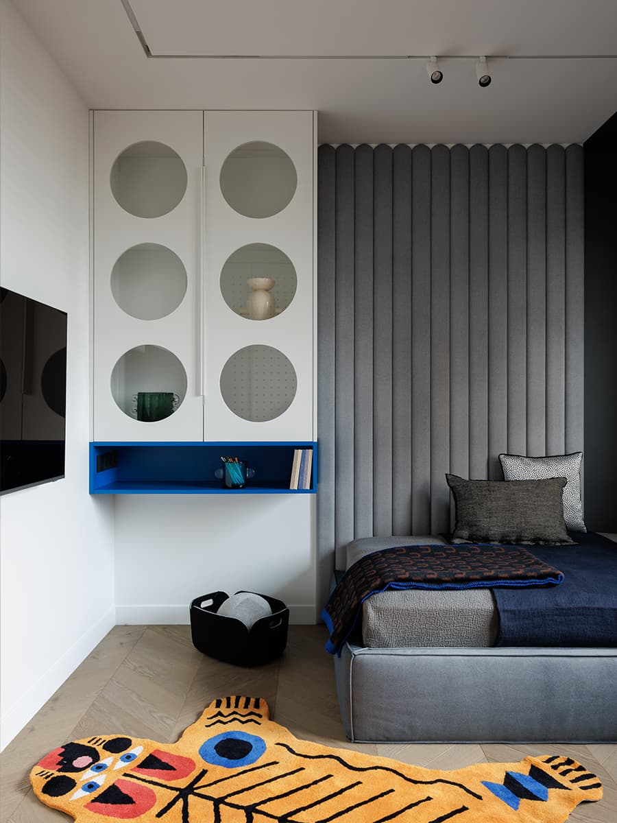 Игра геометрии в квартире с квадратными окнами — проект студии VI-interiors