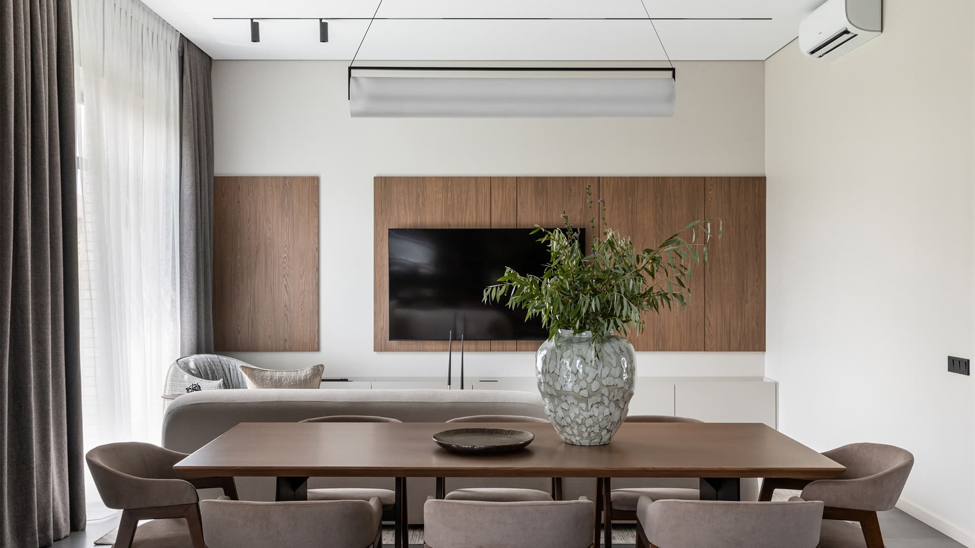 Сдержанный интерьер загородного дома на продажу — проект Buro2D