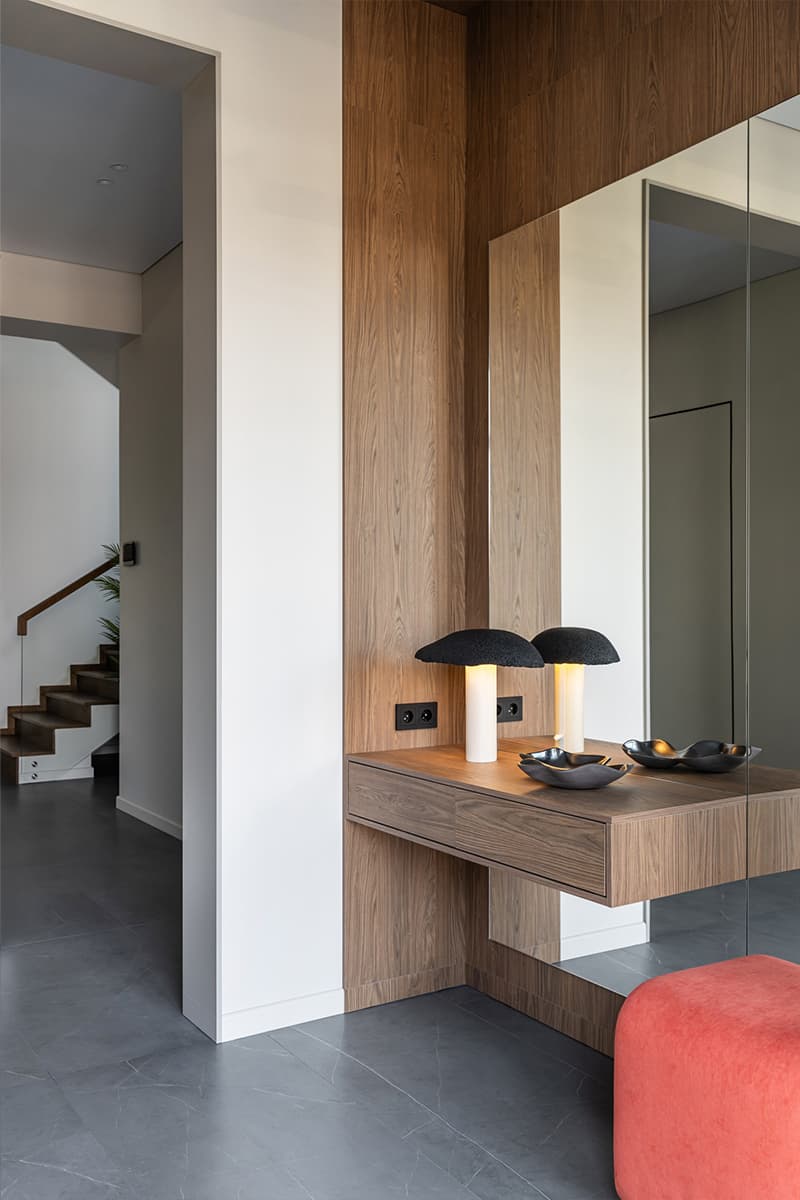 Сдержанный интерьер загородного дома на продажу — проект Buro2D