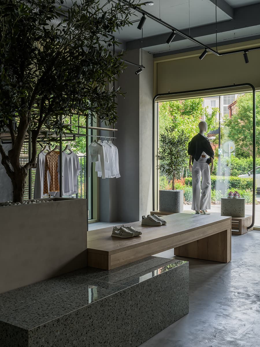 Деликатные отсылки к итальянской культуре в интерьере шоурума — проект дизайн-студии «Мария-Арт»