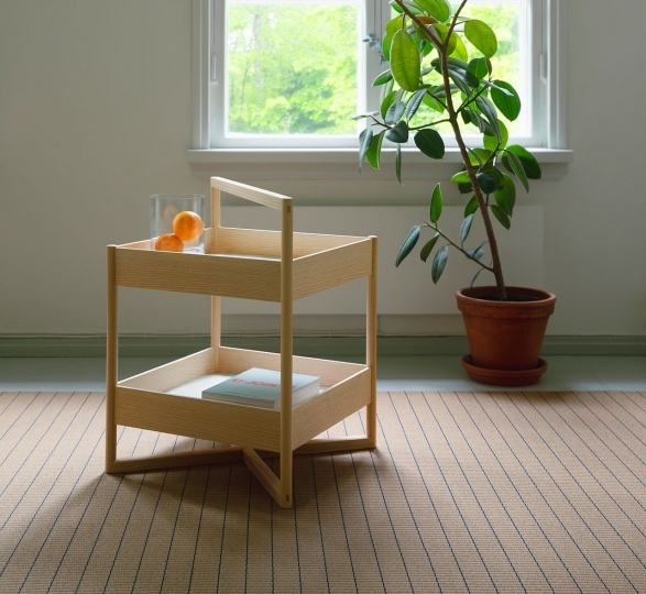 Сесилия Манц создала столик для Nikari