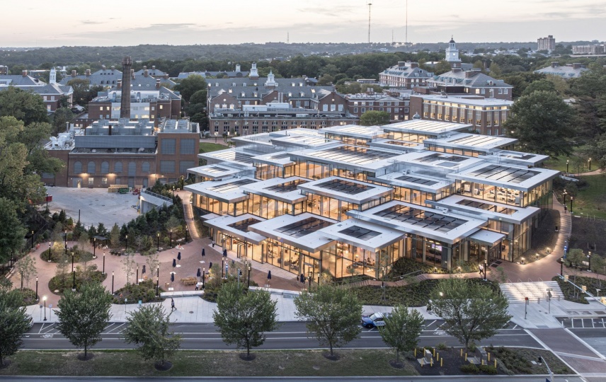 BIG и Rockwell Group построили студенческий центр при Университете Джонса Хопкинса