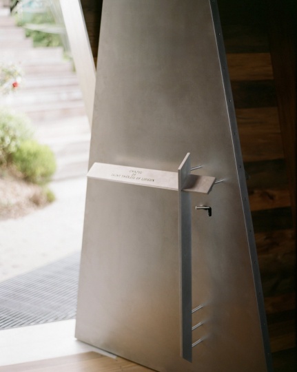 Студия Bull O'Sullivan Architecture построила крошечную часовню в Новой Зеландии