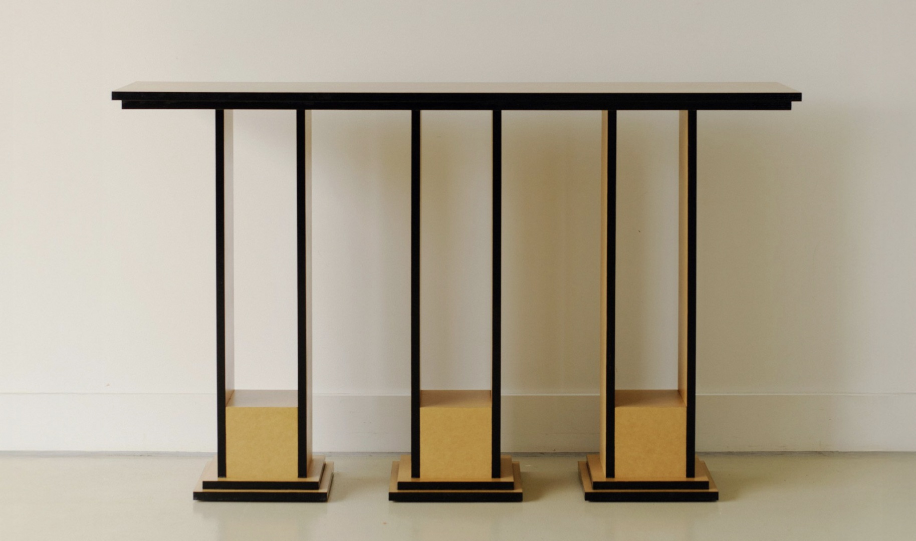 Австралийский дизайнер демонстрирует красоту МДФ в мебели Австралийский дизайнер демонстрирует красоту МДФ в мебели