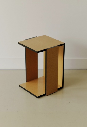 Австралийский дизайнер демонстрирует красоту МДФ в мебели