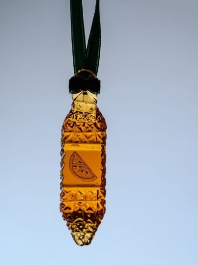 Гусевский Хрустальный завод показал елочные игрушки в виде конфет