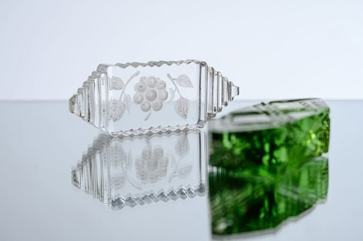 Гусевский Хрустальный завод показал елочные игрушки в виде конфет