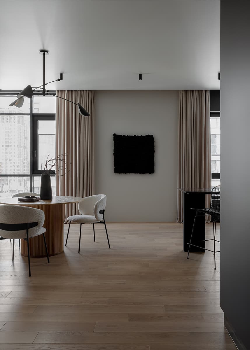 Игра контрастов в интерьере квартиры для семьи с питомцем — проект студии QBuro Interiors