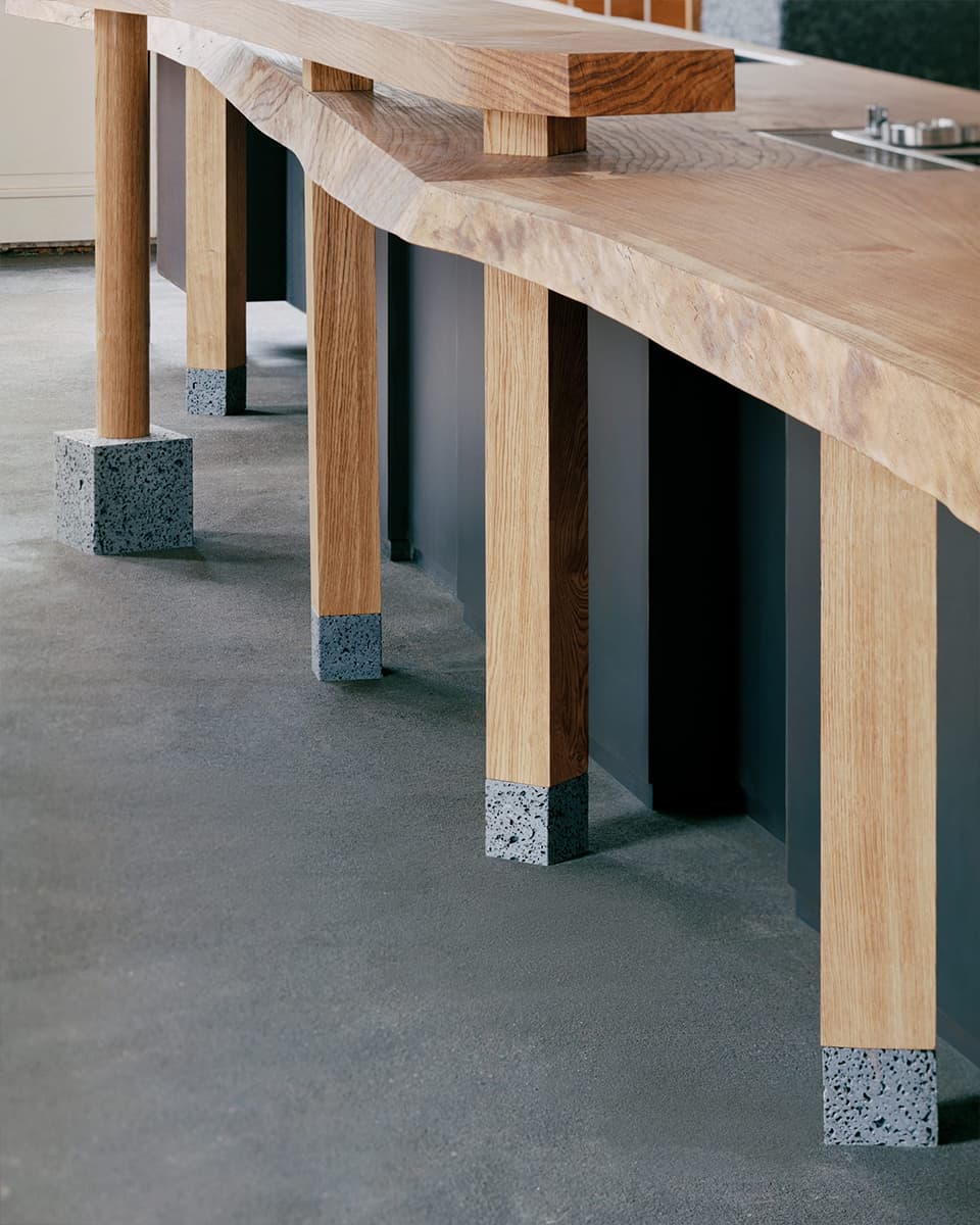 Интерьер британского паба на стыке трех культур — проект Леопольда Банкини