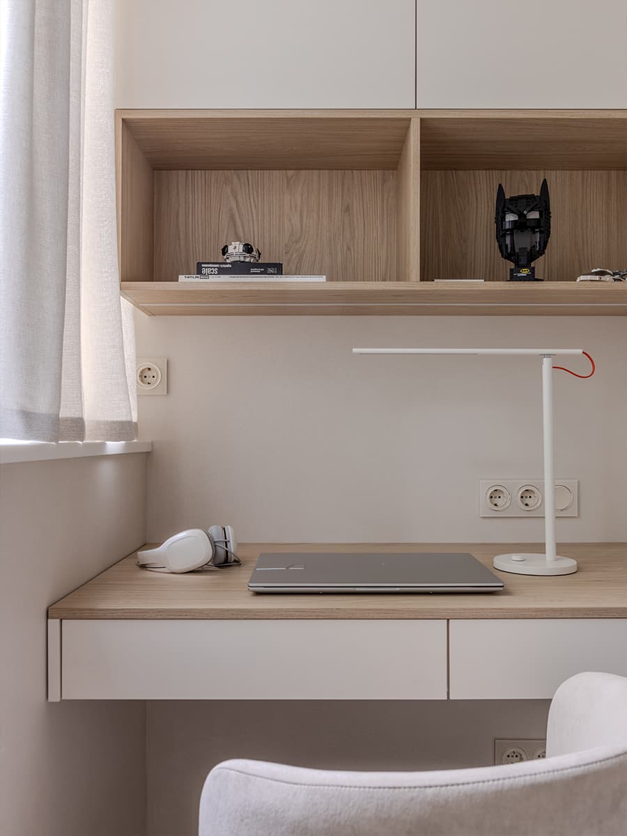 Спокойный бежевый в интерьере практичной квартиры для большой семьи — проект Екатерины Коталевской