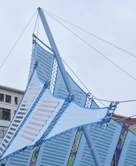 Паулина ван Донген разработала текстиль, который генерирует солнечную энергию