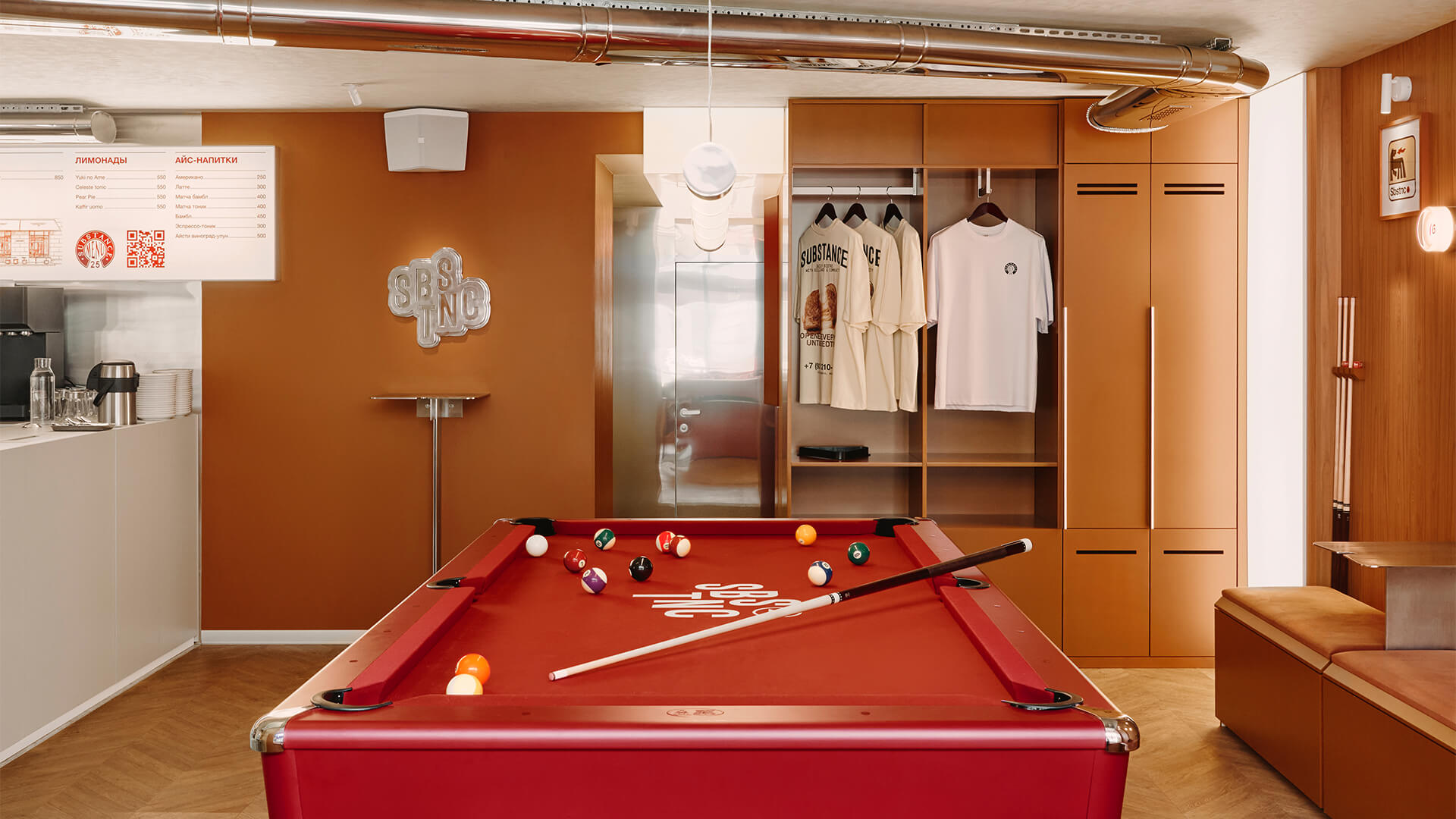 Бунтарский интерьер бильярдного клуба в центре Москвы — проект KIDZ
