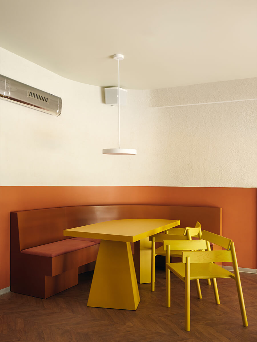 Бунтарский интерьер бильярдного клуба в центре Москвы — проект KIDZ