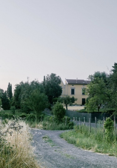 Команда Atelier Vago преобразовала часовню в арт-пространство