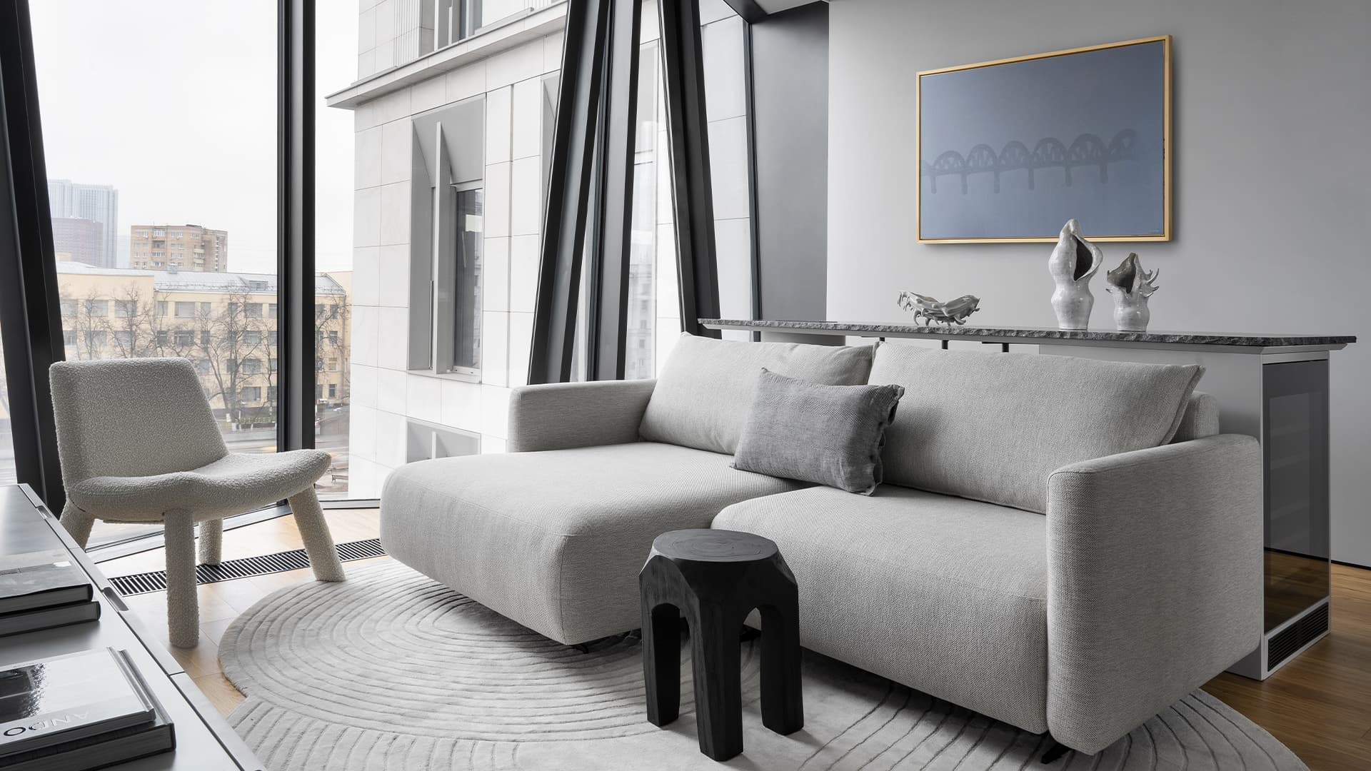 Универсальный интерьер квартиры в аренду — проект Данили Хутбеевой