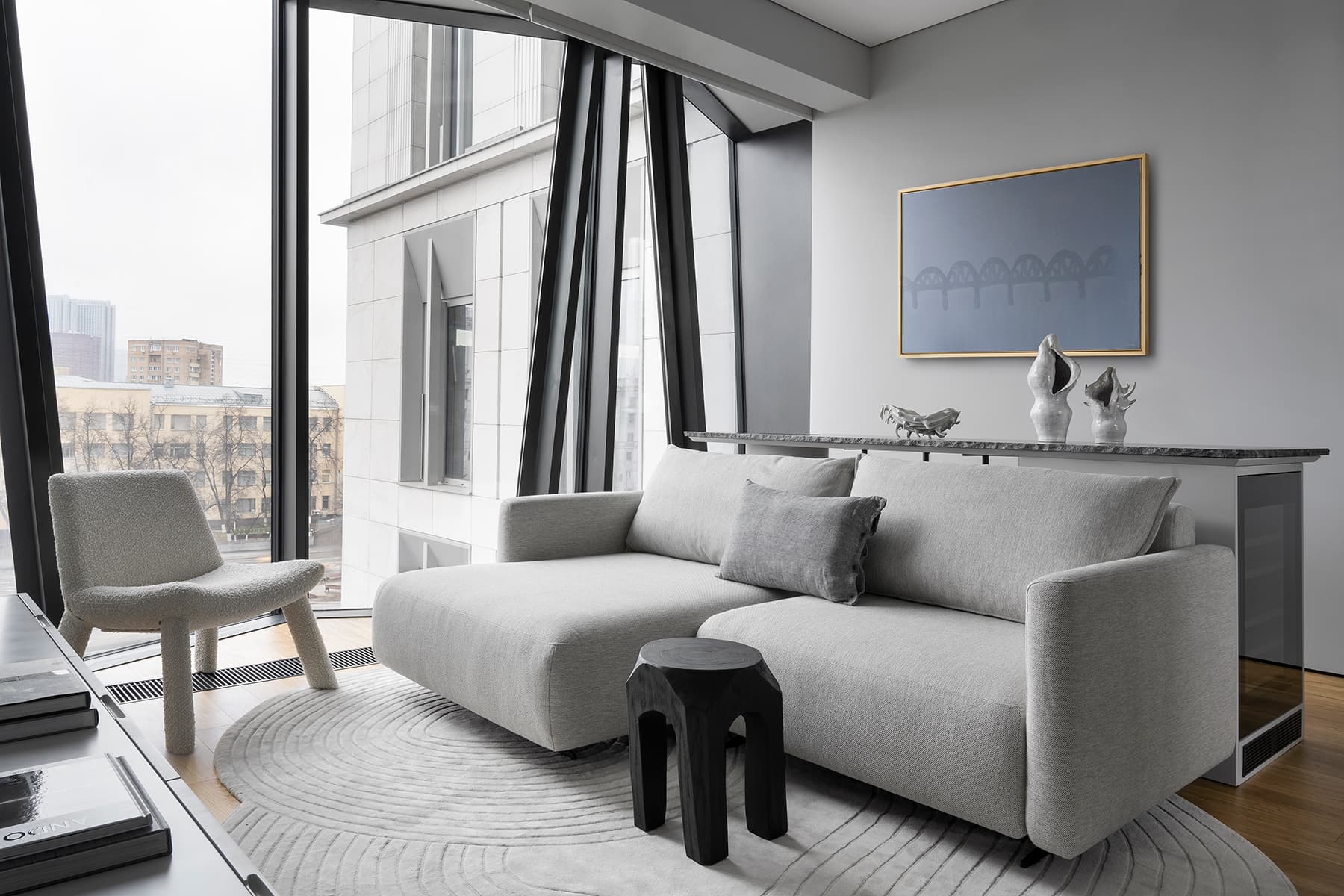 Универсальный интерьер квартиры в аренду — проект Данили Хутбеевой