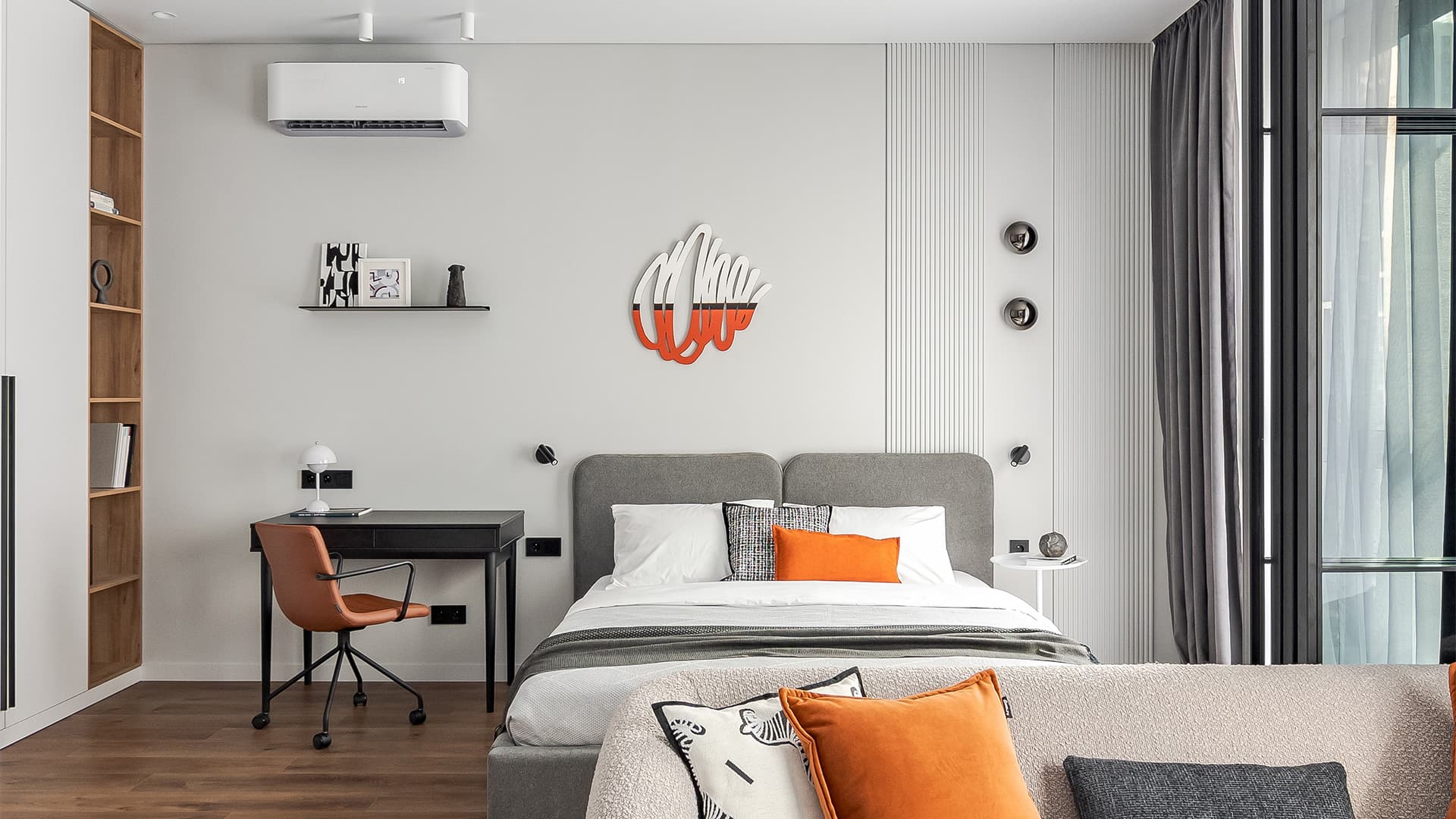 Функциональное зонирование и «осенний» декор в интерьере небольшой квартиры — проект Нины Абасеевой