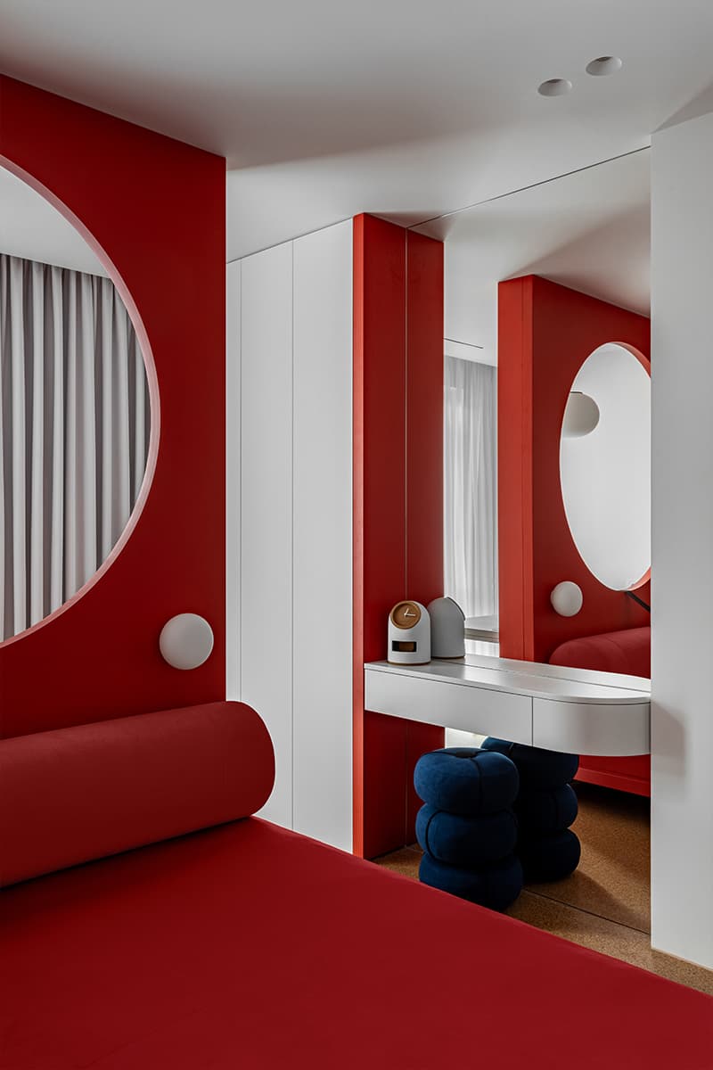 Color-blocking и игра геометрических фигур в ярком интерьере — проект Михаила Курносова