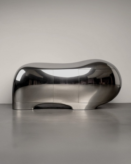 Пэдди Пайк представил коллекцию скульптурной мебели Arnardo