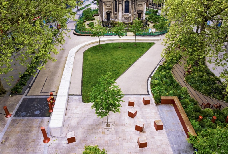 В Лондоне появилось общественное пространство по проекту LDA Design