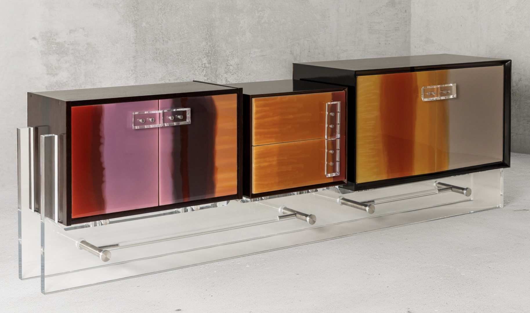 Draga & Aurel показали коллекцию мебели из муранского стекла, смолы и бетона